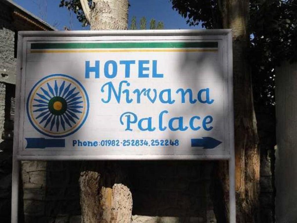 Hotel Nirvana Palace Leh Buitenkant foto